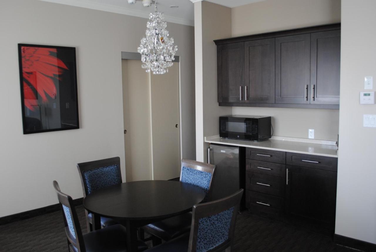 Days Inn & Suites By Wyndham Lindsay Extérieur photo