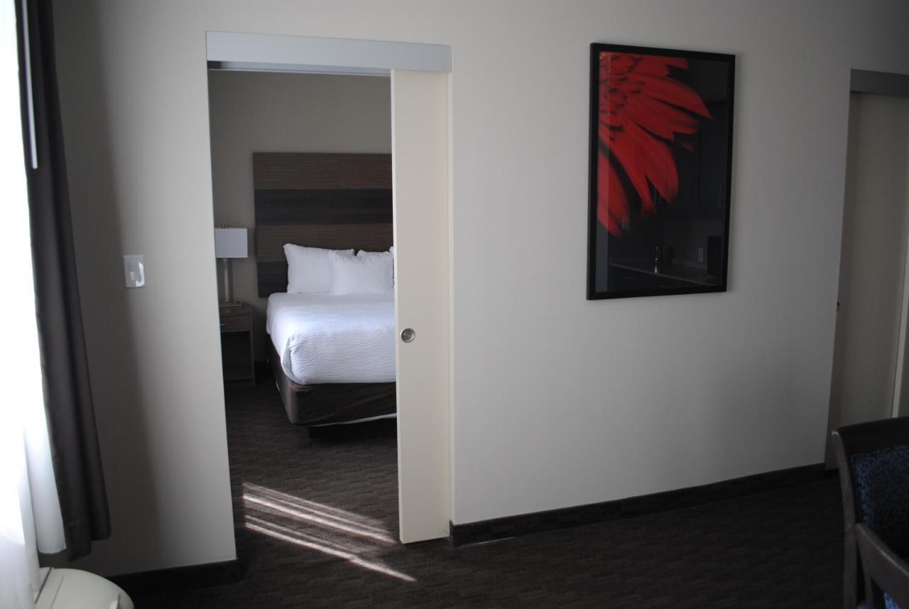 Days Inn & Suites By Wyndham Lindsay Extérieur photo