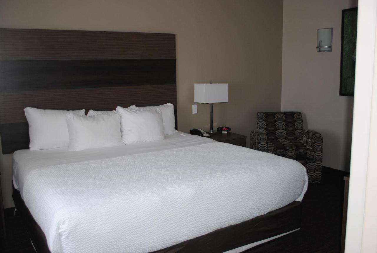Days Inn & Suites By Wyndham Lindsay Extérieur photo