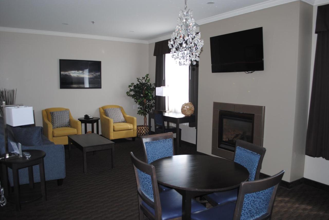Days Inn & Suites By Wyndham Lindsay Extérieur photo
