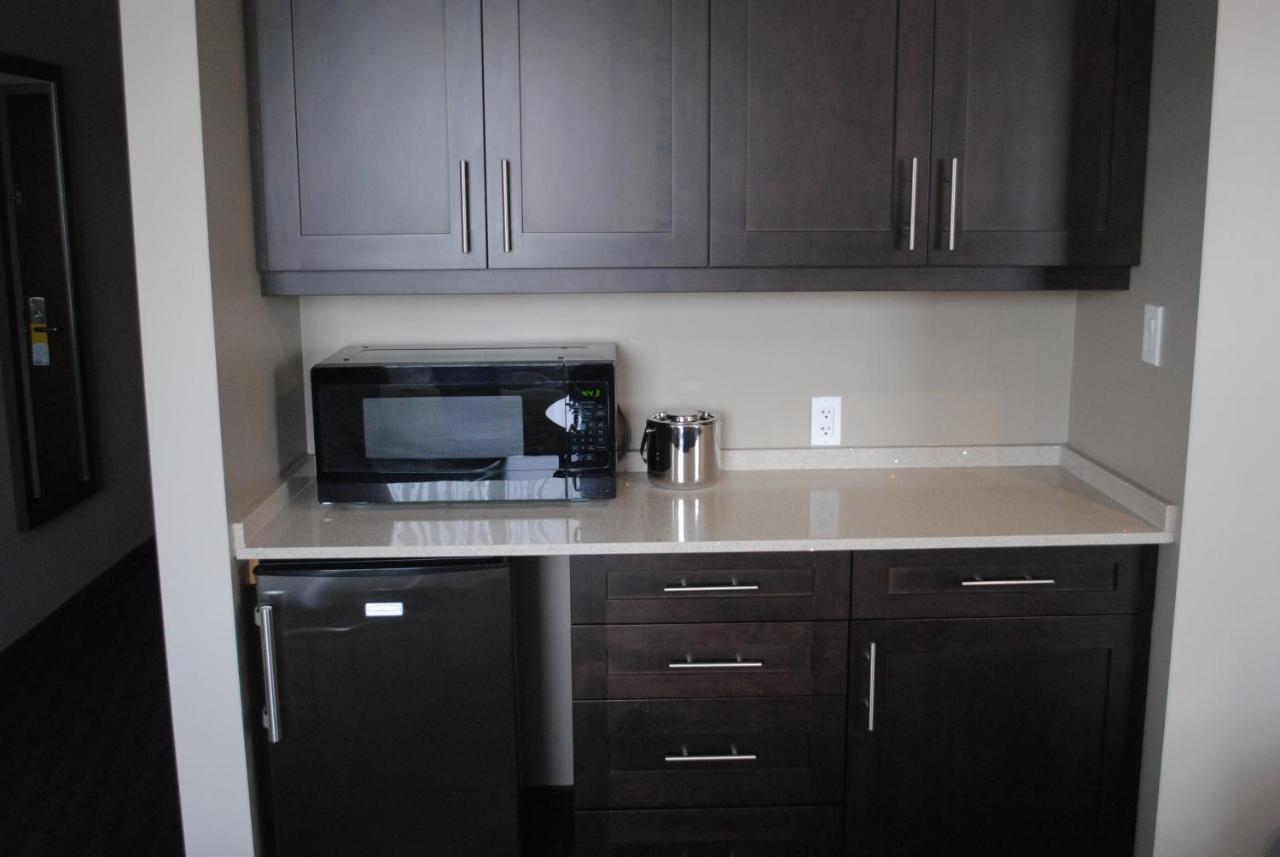 Days Inn & Suites By Wyndham Lindsay Extérieur photo