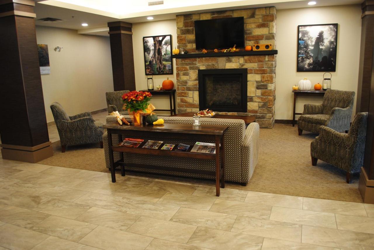Days Inn & Suites By Wyndham Lindsay Extérieur photo