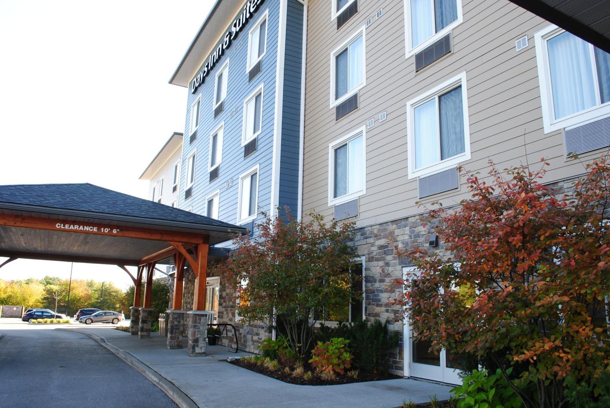 Days Inn & Suites By Wyndham Lindsay Extérieur photo