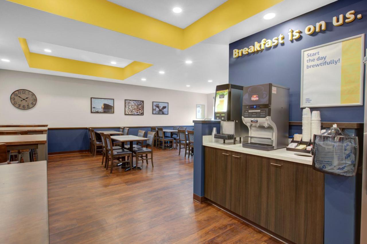 Days Inn & Suites By Wyndham Lindsay Extérieur photo