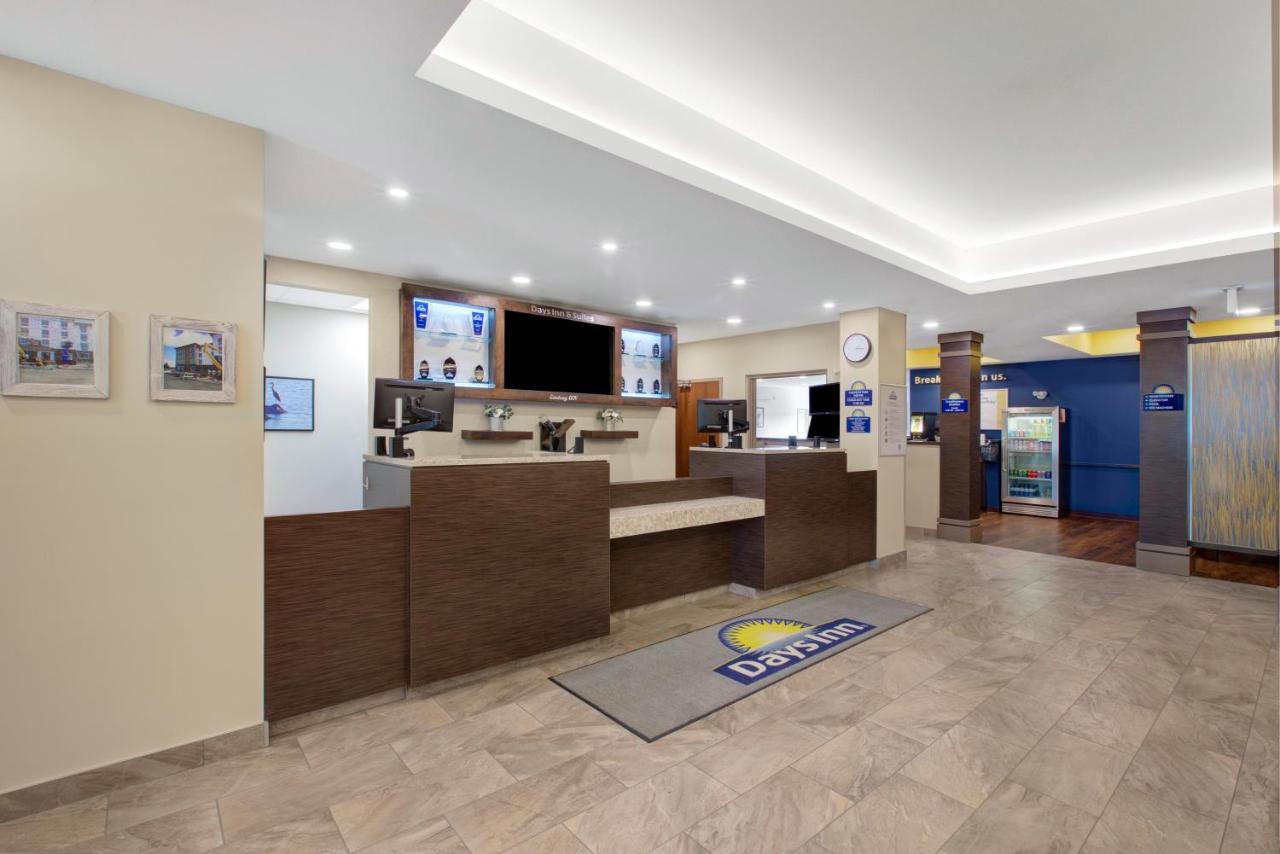Days Inn & Suites By Wyndham Lindsay Extérieur photo
