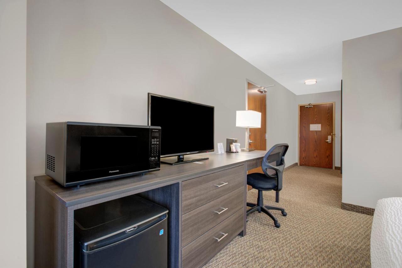 Days Inn & Suites By Wyndham Lindsay Extérieur photo