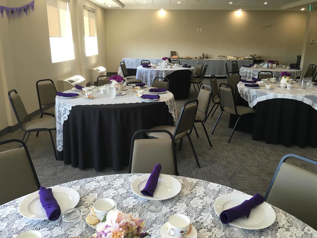 Days Inn & Suites By Wyndham Lindsay Extérieur photo