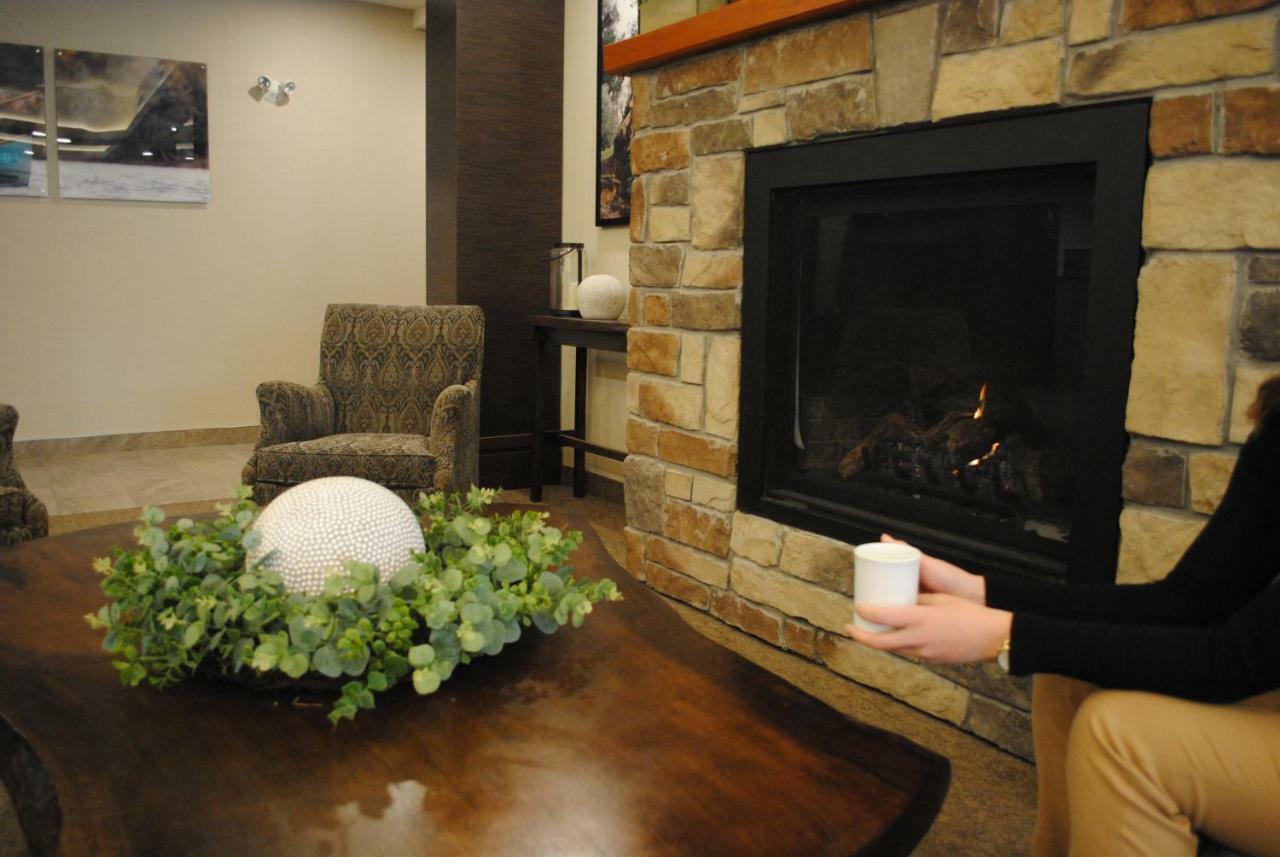 Days Inn & Suites By Wyndham Lindsay Extérieur photo