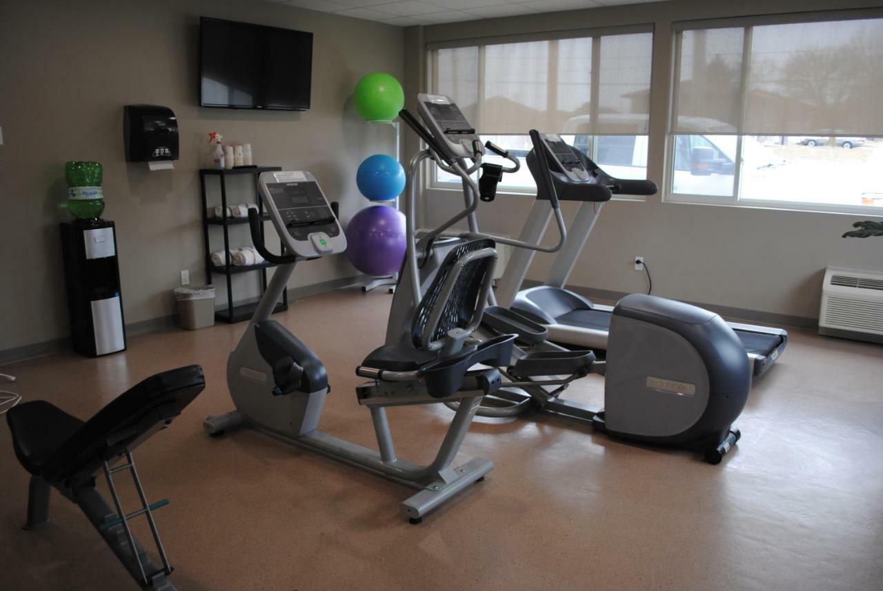 Days Inn & Suites By Wyndham Lindsay Extérieur photo
